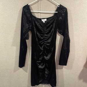 Gorgeous ruched off the shoulder black velour body-con dress